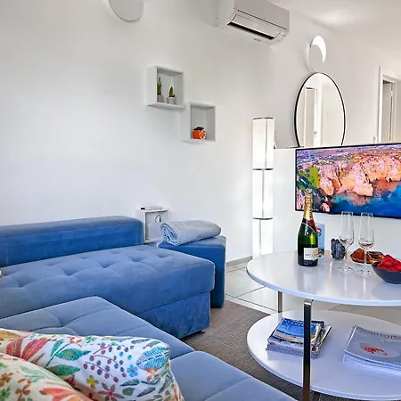 Windmill Hill Gem Townhouse By Becherish Daire Albufeira