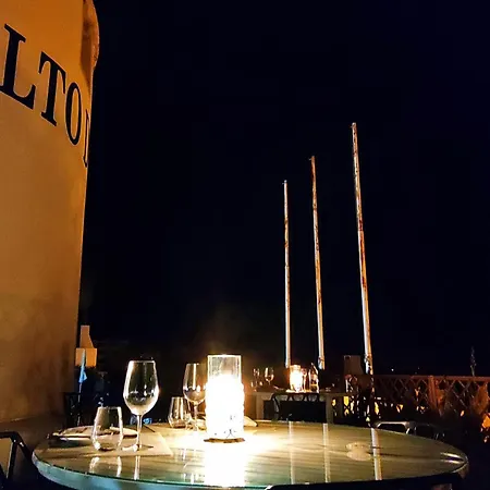 Windmill Hill Gem Townhouse By Becherish *